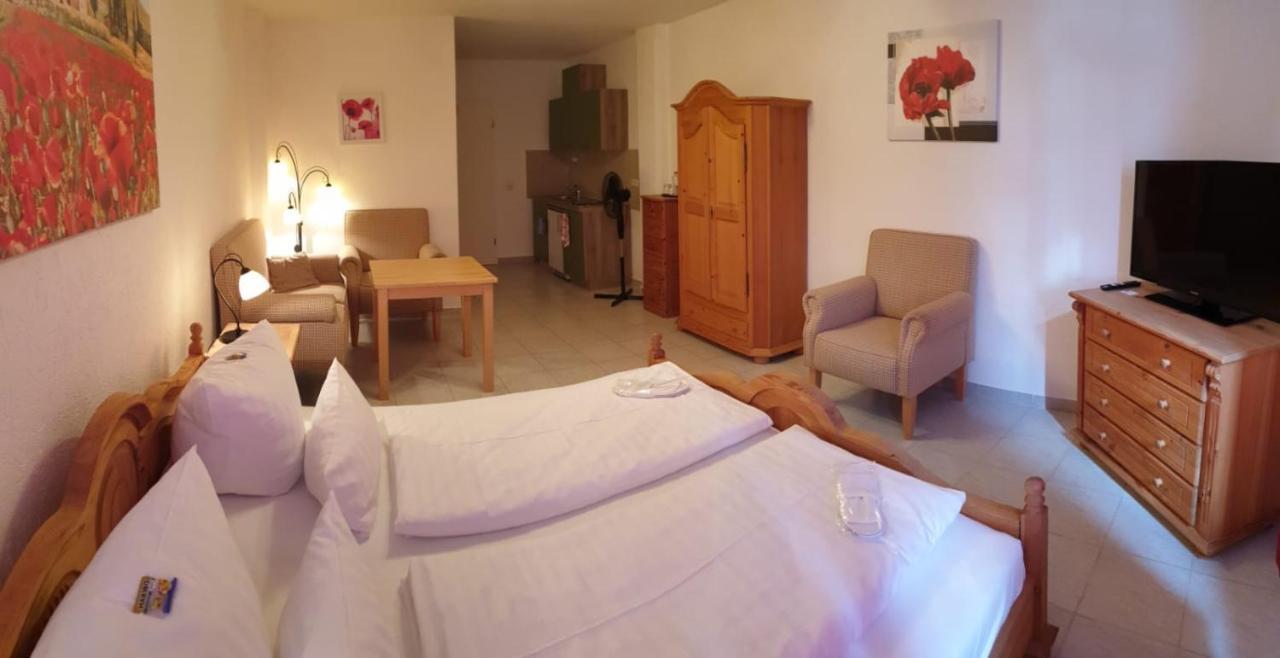 Hotel Zur Alten Stadtkellerei ไลป์ซิก ภายนอก รูปภาพ A typical room at the hotel