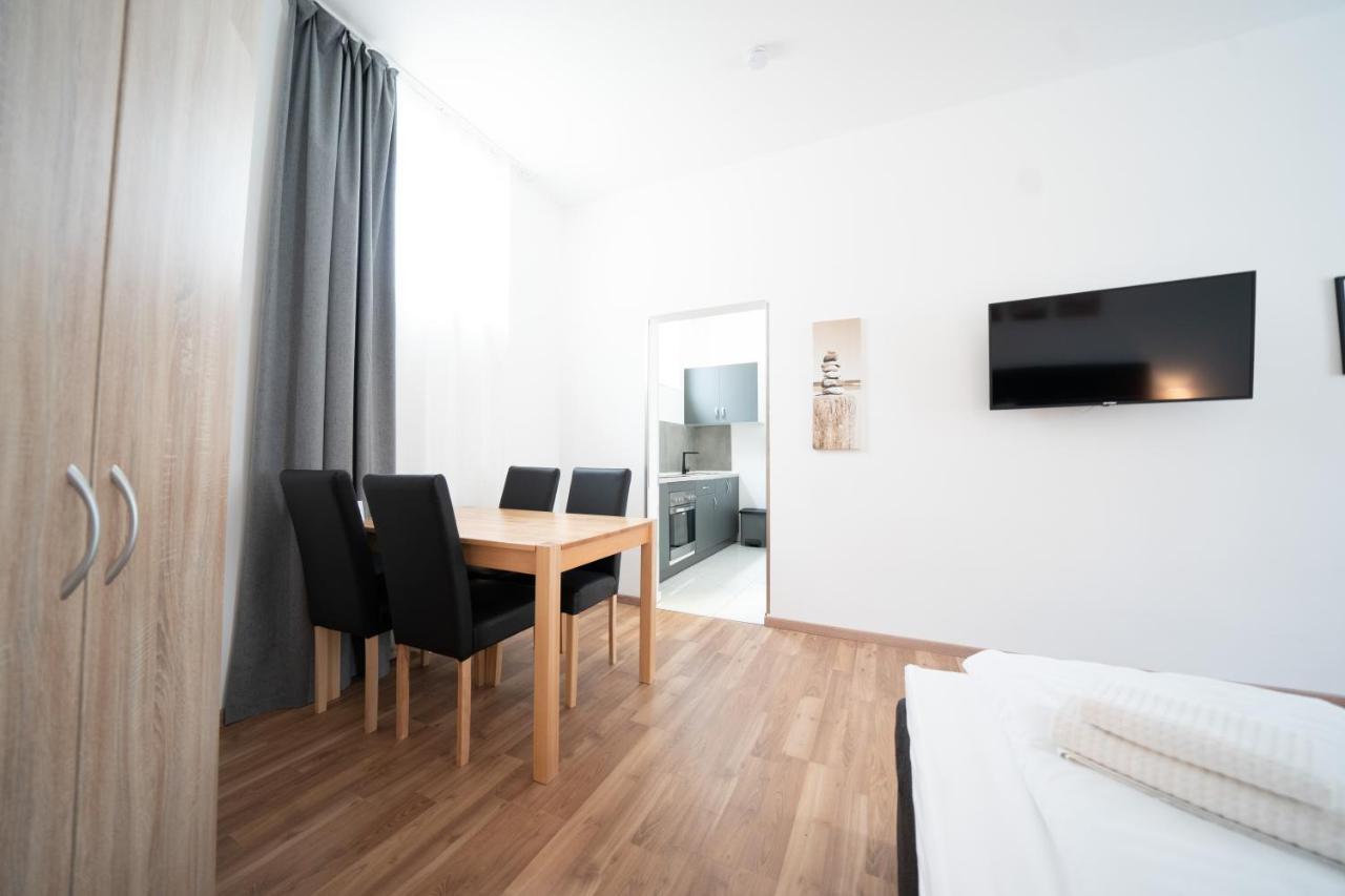 Hotel Zur Alten Stadtkellerei ไลป์ซิก ภายนอก รูปภาพ A typical room at the hotel