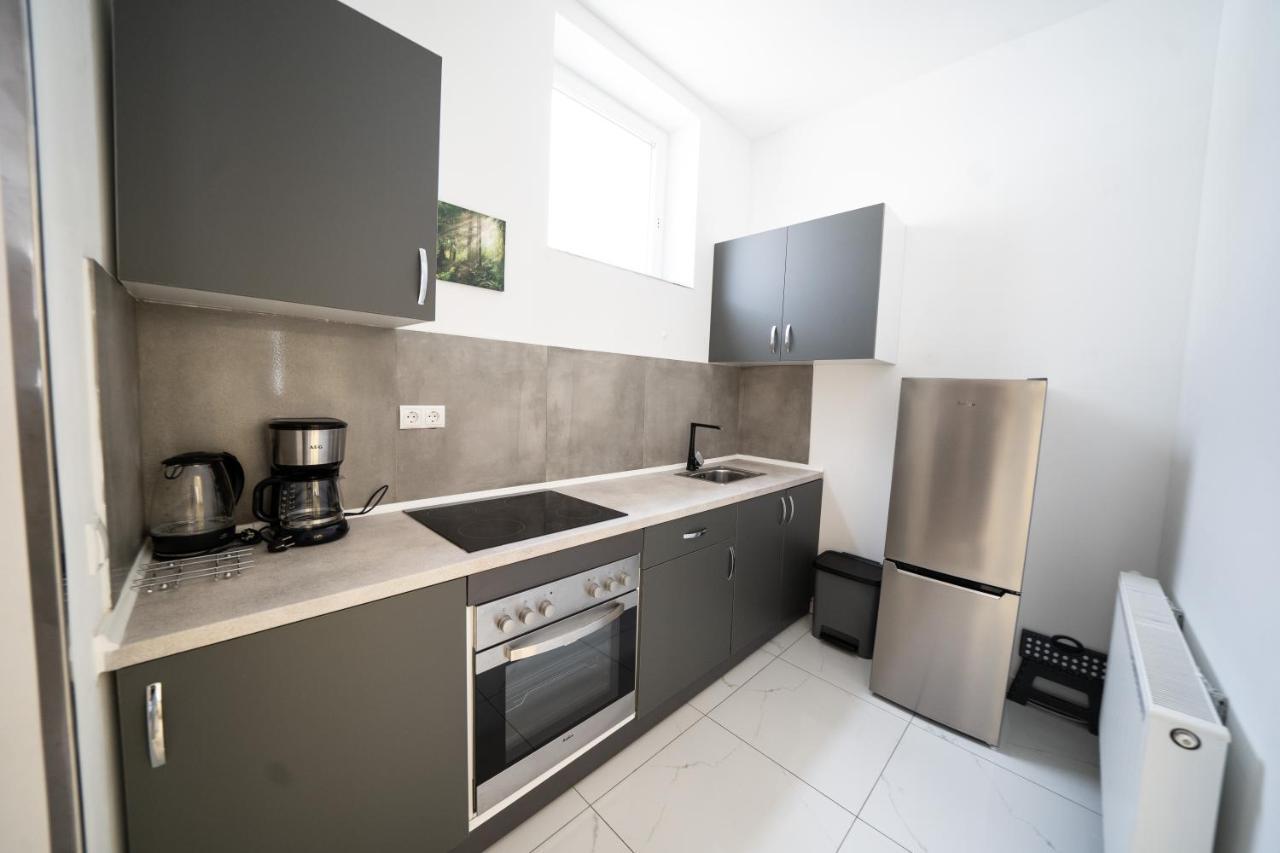 Hotel Zur Alten Stadtkellerei ไลป์ซิก ภายนอก รูปภาพ A modern kitchen