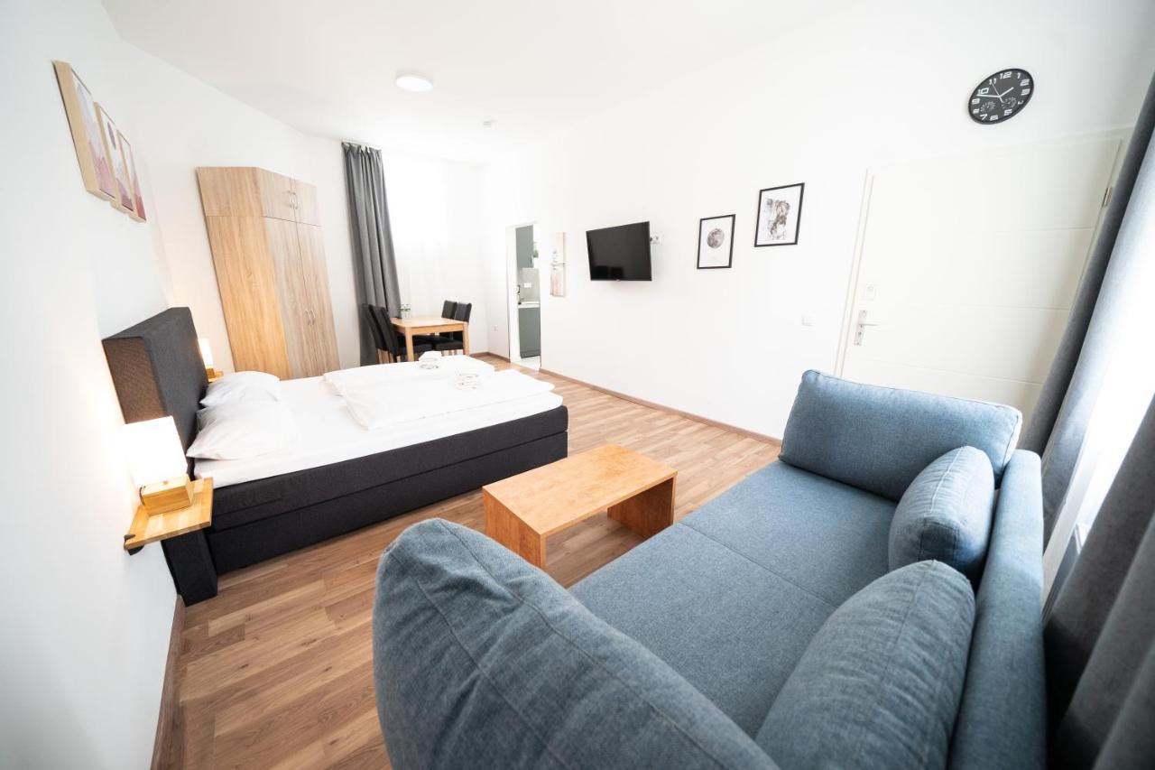 Hotel Zur Alten Stadtkellerei ไลป์ซิก ภายนอก รูปภาพ A typical room at the hotel