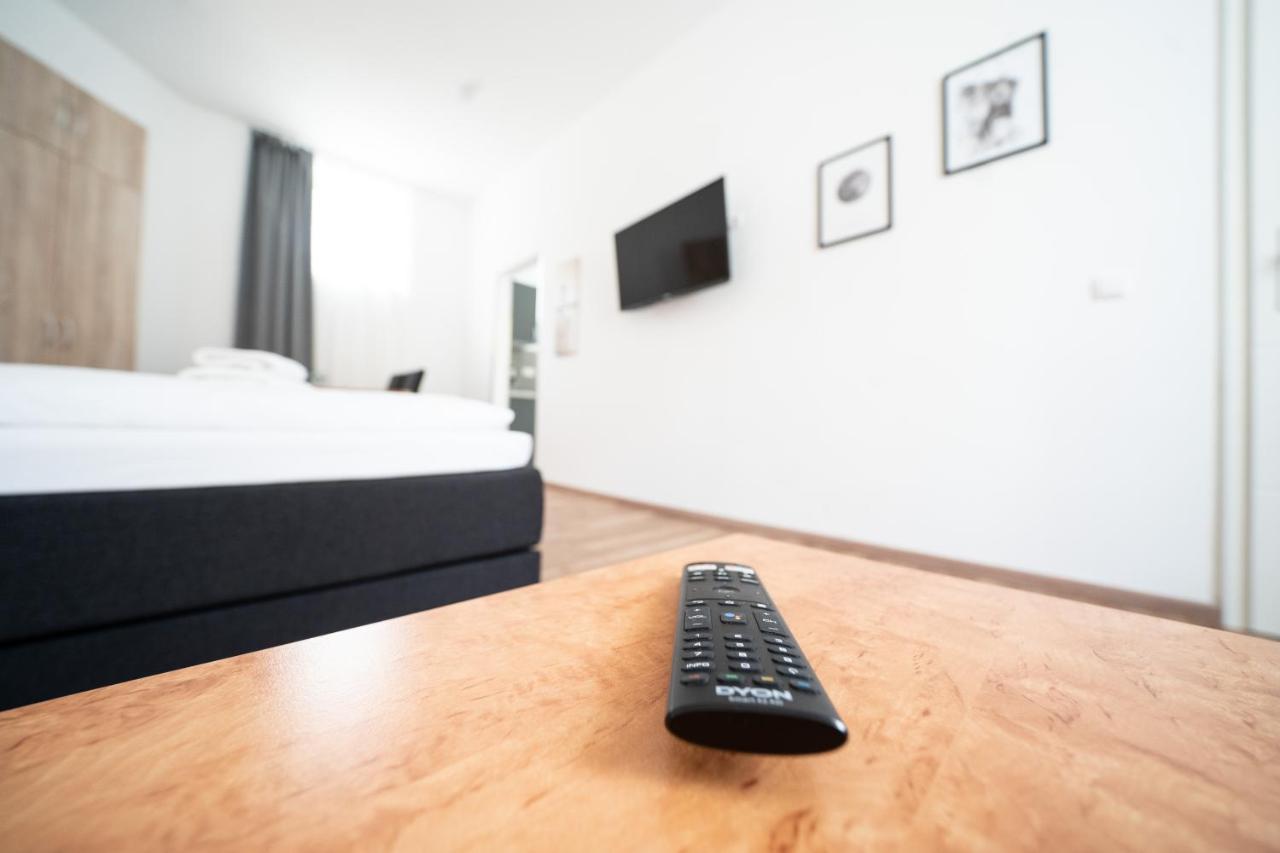 Hotel Zur Alten Stadtkellerei ไลป์ซิก ภายนอก รูปภาพ A television remote control