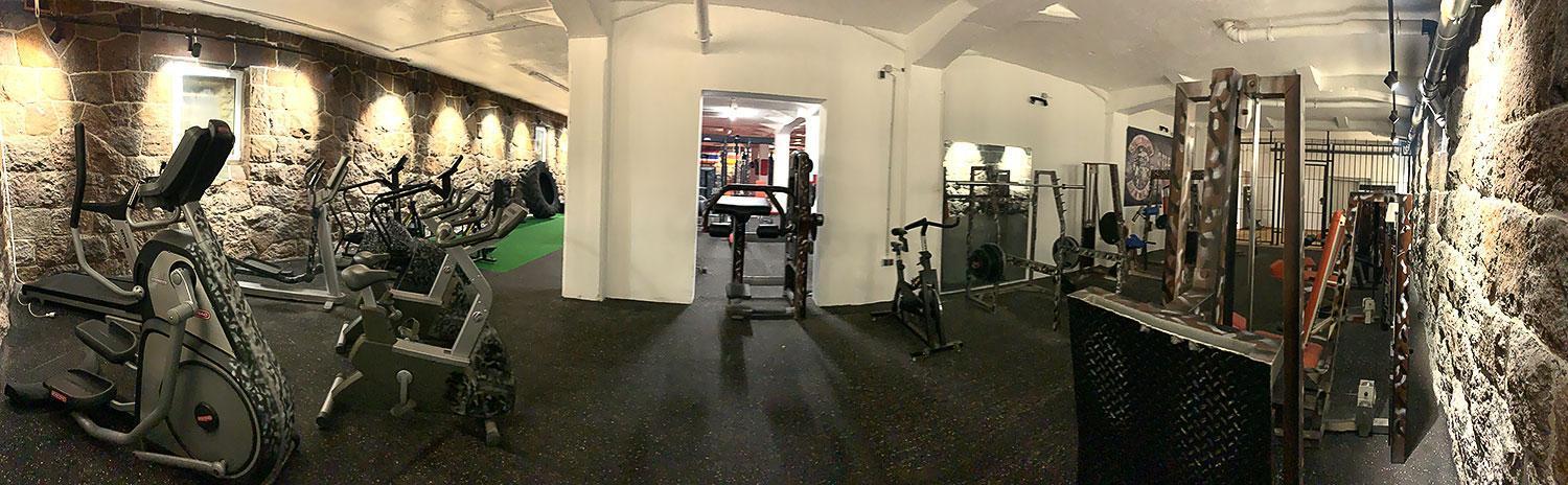 Hotel Zur Alten Stadtkellerei ไลป์ซิก ภายนอก รูปภาพ The gym at the National Football Centre