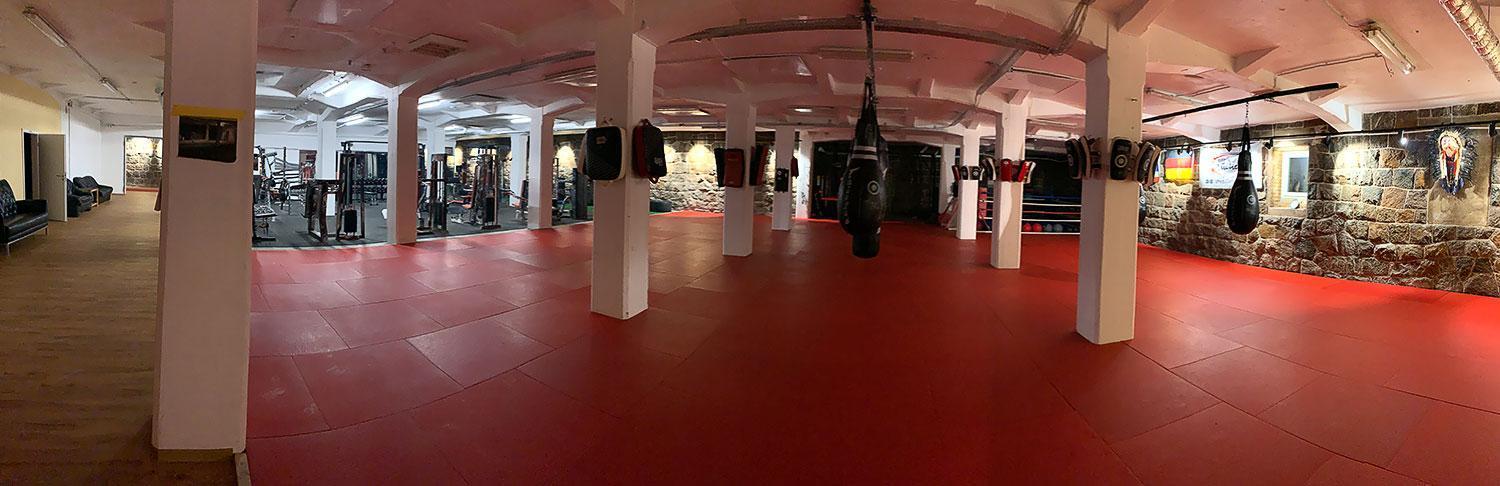 Hotel Zur Alten Stadtkellerei ไลป์ซิก ภายนอก รูปภาพ The gym at the school