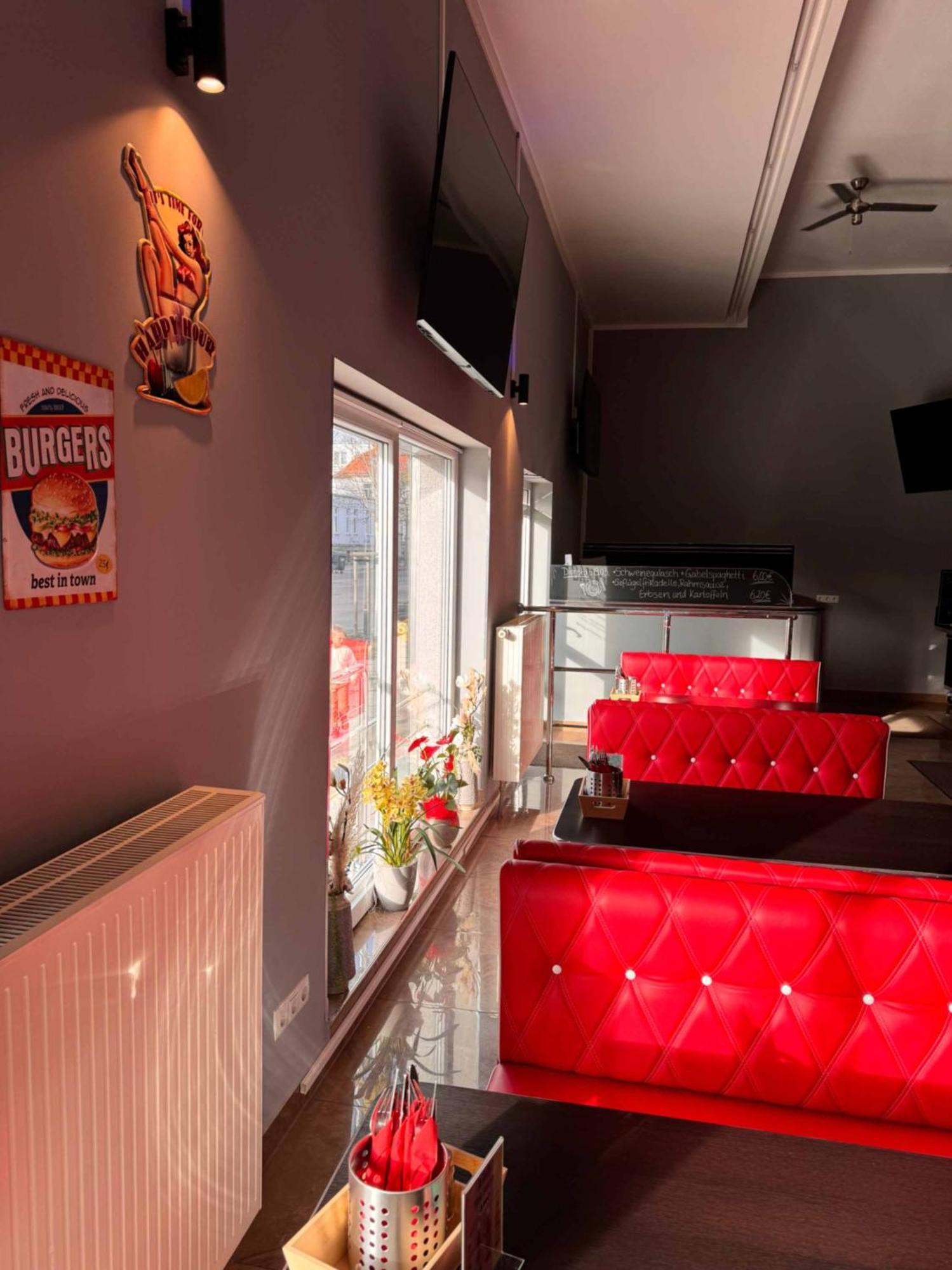 Hotel Zur Alten Stadtkellerei ไลป์ซิก ภายนอก รูปภาพ Interior of a typical American diner